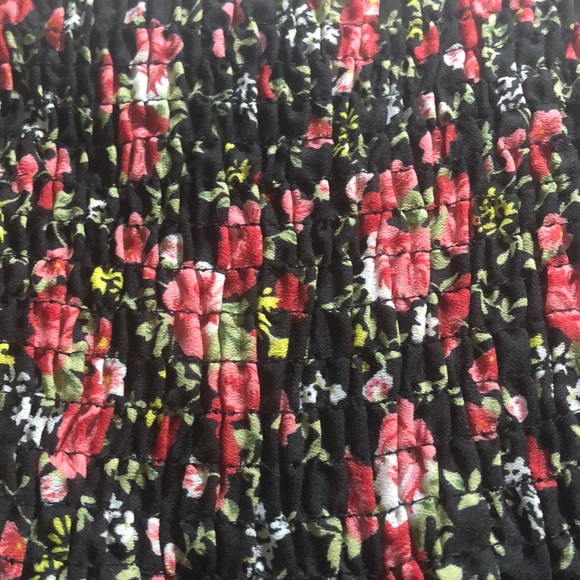 Black strapless dress with rose patterning - Picture 3 of 3